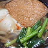 キツネと落とし玉子のおうどん